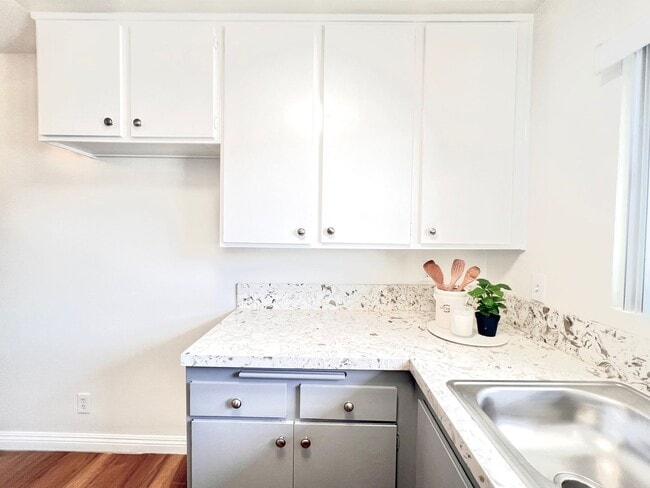 Interior Photo - 25846 Oak Street, Lomita