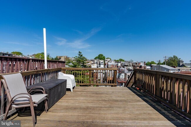 Building Photo - 223 S Collington Ave