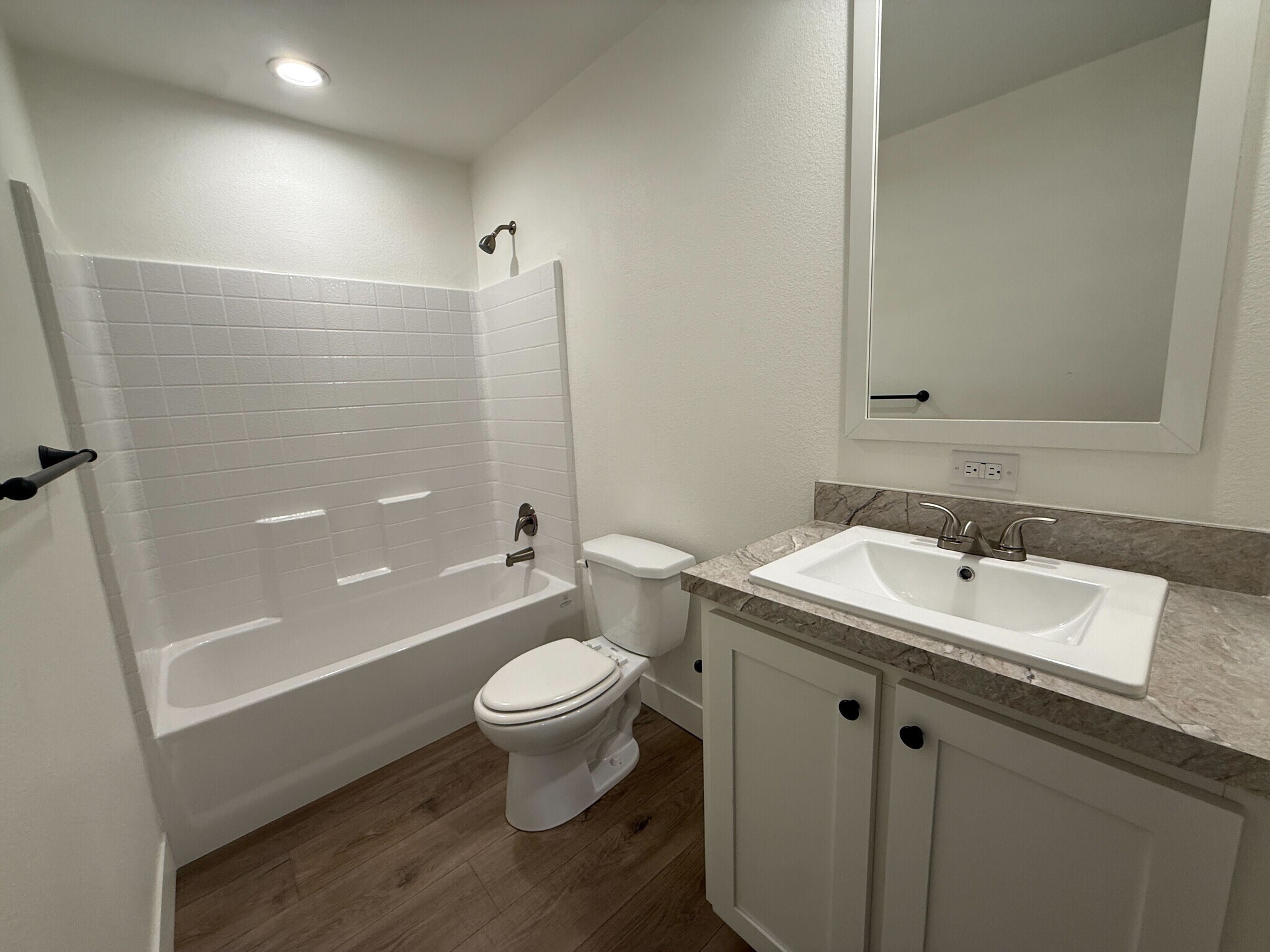 Building Photo - 3601 E Wyoming Ave