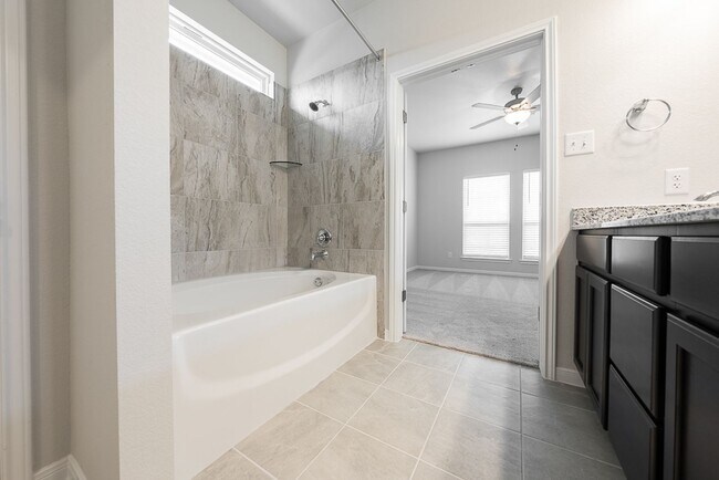Building Photo - Pre-Leasing Now for Mid-July – Westfield C...