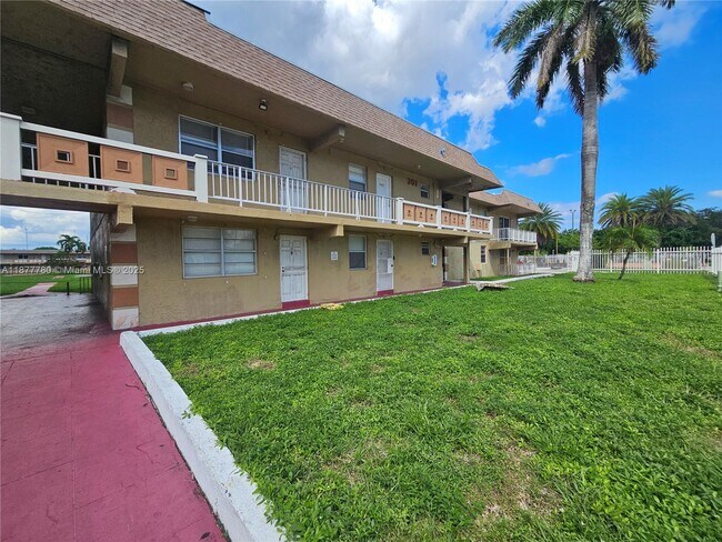 Primary Photo - 301 NW 177th St
