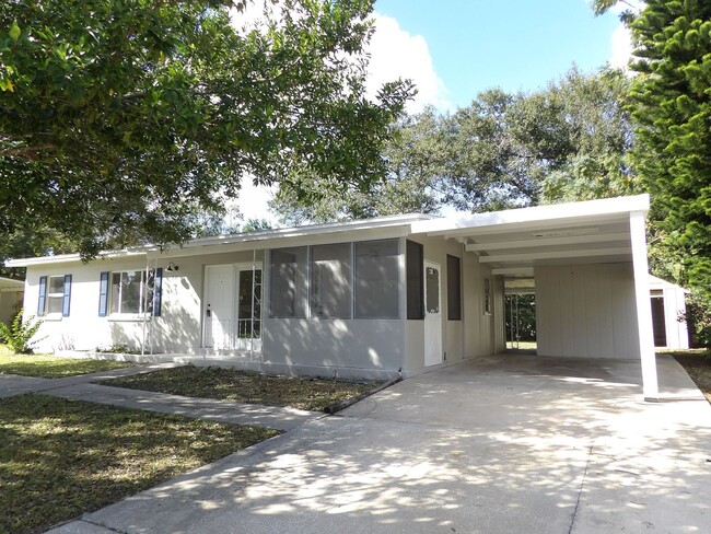 Building Photo - 3 Bedroom, 1 Bath, 1 car Carport