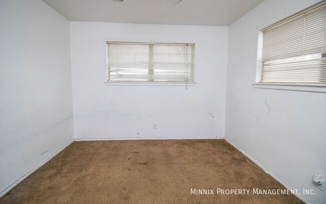 Building Photo - 1906 N Pecos St