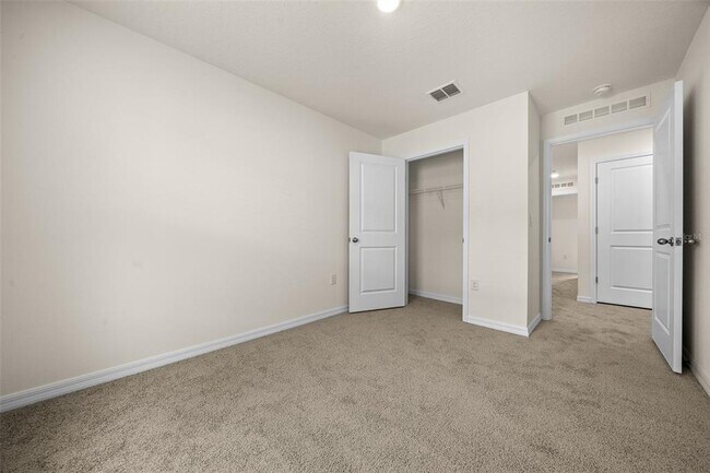 Building Photo - 6580 SW 81st Loop
