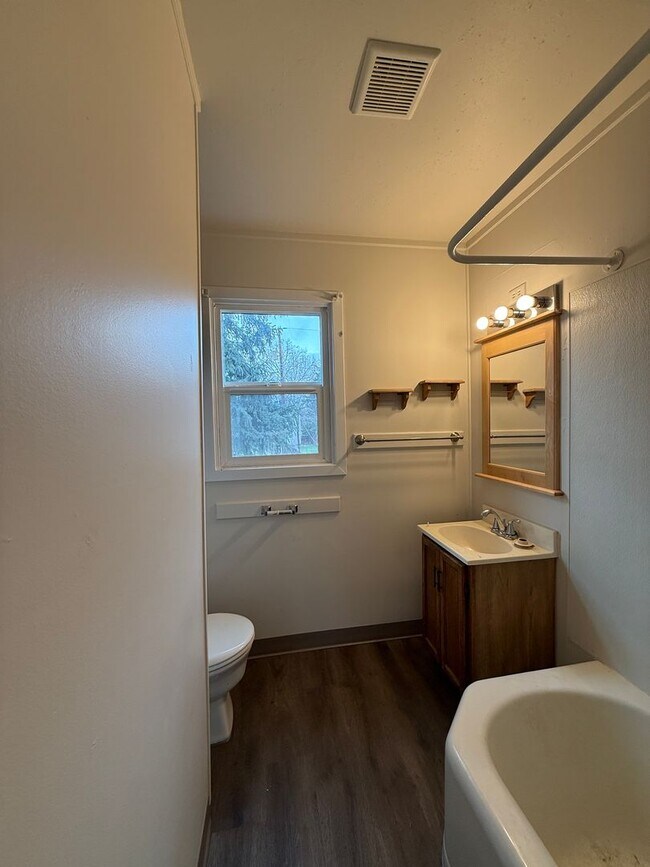 Building Photo - 1115lo