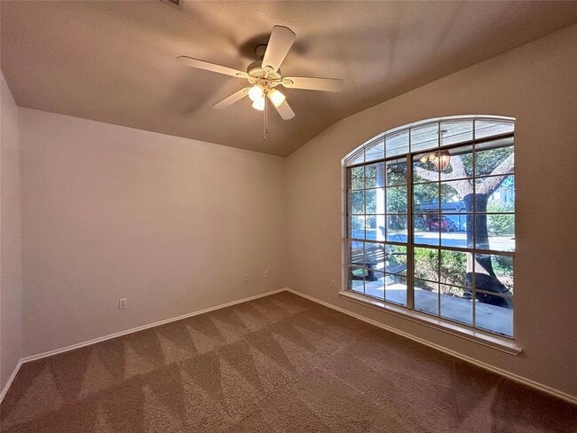 Building Photo - 716 Leann Ln