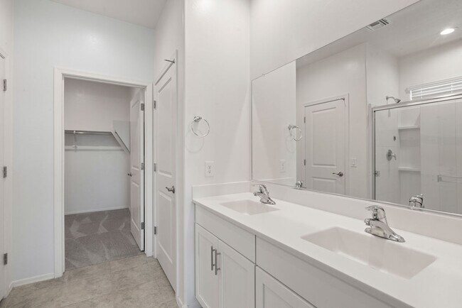 Building Photo - 11288 S Weismann Dr
