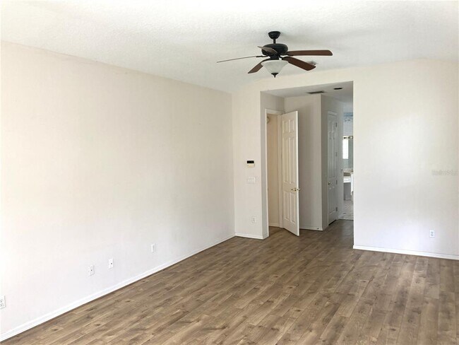 Building Photo - 8837 Oak Landings Ct