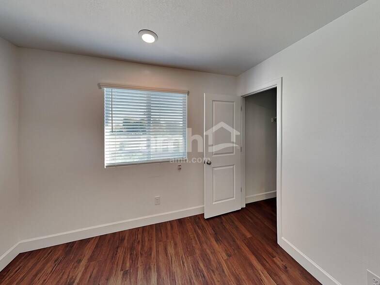 Building Photo - 8971 N 171st Dr