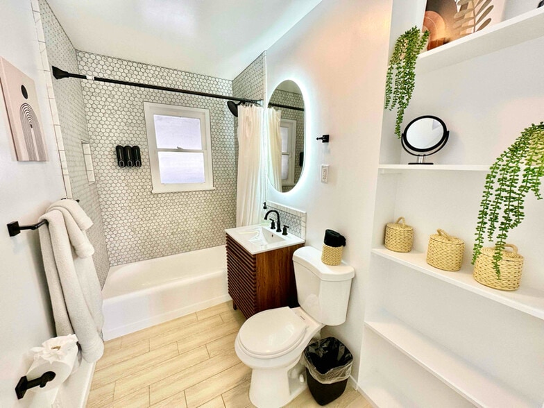 Building Photo - 72319 El Paseo Dr