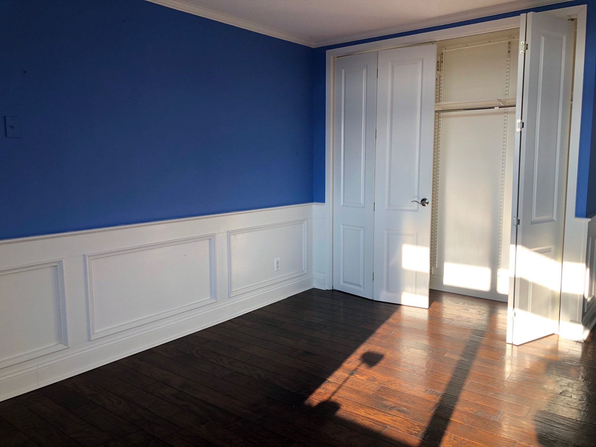 Bedroom (now grey walls) with closet - 501 Slaters Ln