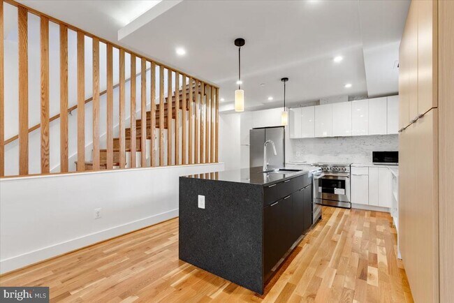 Building Photo - 3169 18th St NW