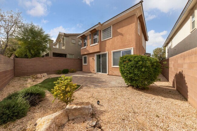 Building Photo - Beautiful Providence 3 Bedroom + Loft Home