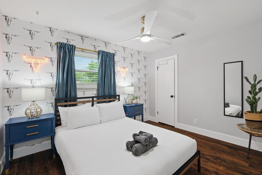 Building Photo - 6333 Tosca Dr