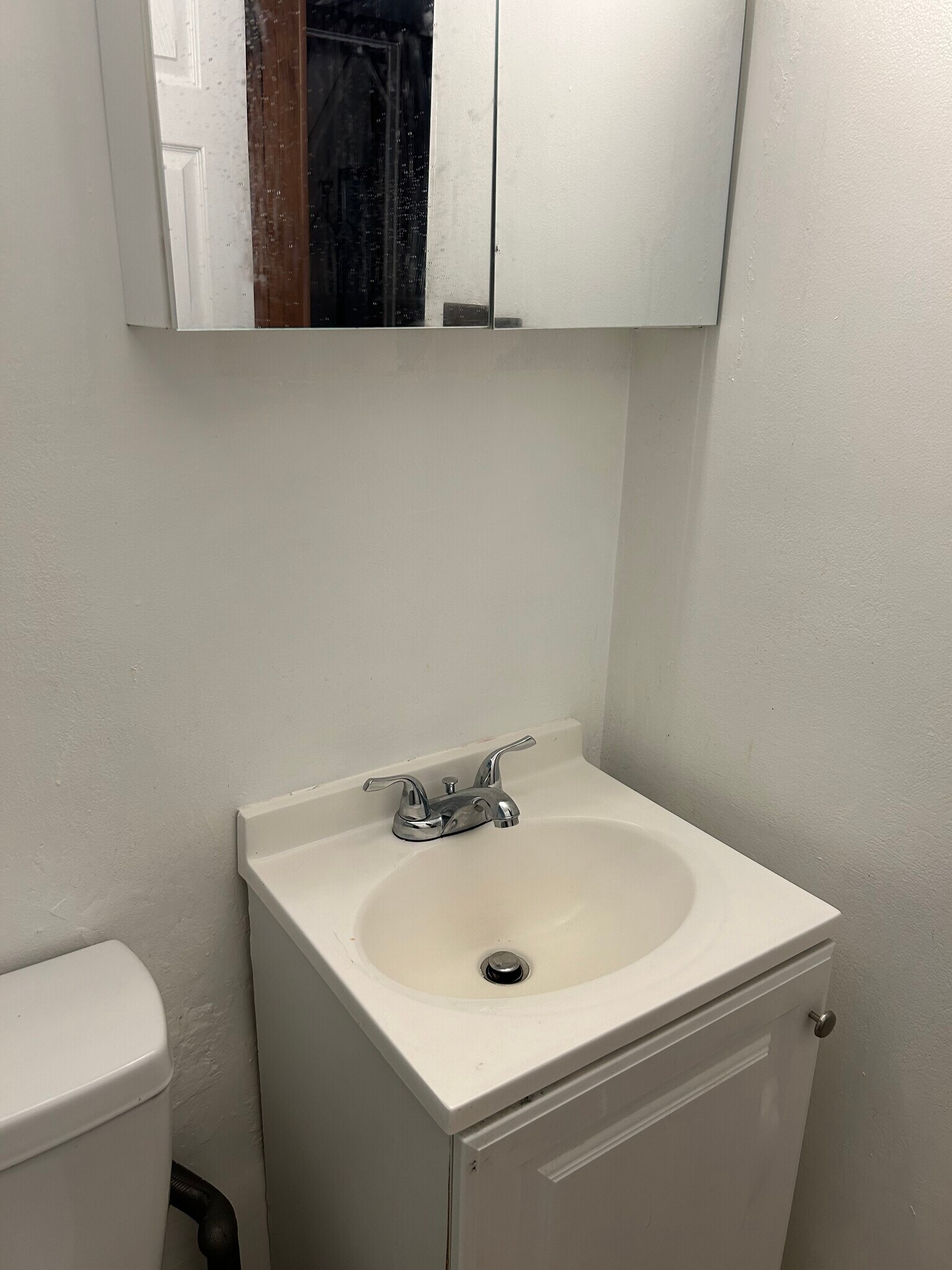 Bathroom - 9 Oakland Sq