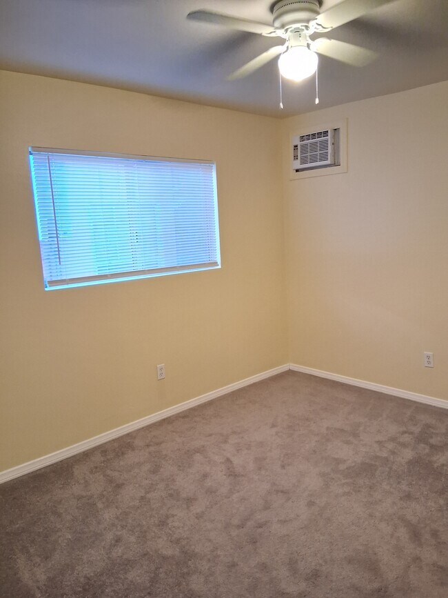 Building Photo - 2724 W Caldwell St