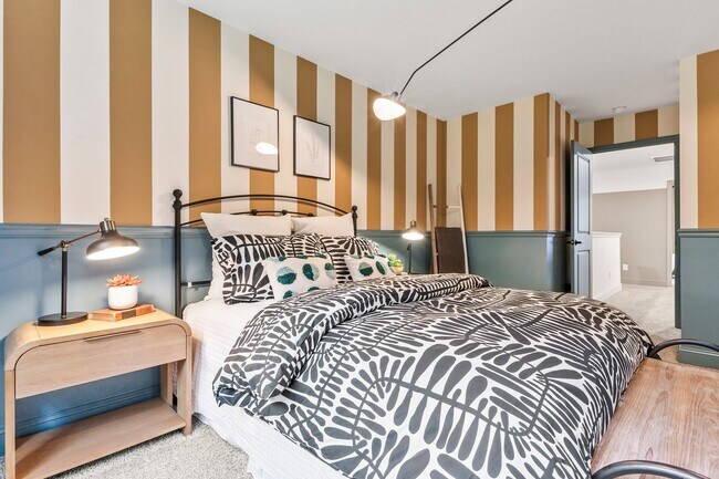 Building Photo - Modern 3-Bed, 2.5-Bath Townhome Now Offering $1000