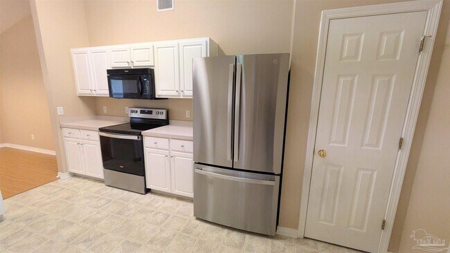 Building Photo - 7448 Chimney Pines Dr