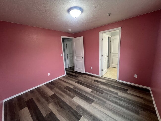 Building Photo - 3-Bed, 2.5-Bath Home Near Columbia Center ...