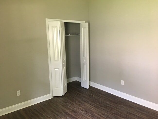 Building Photo - 3/2 House For Rent in Northside Jax!
