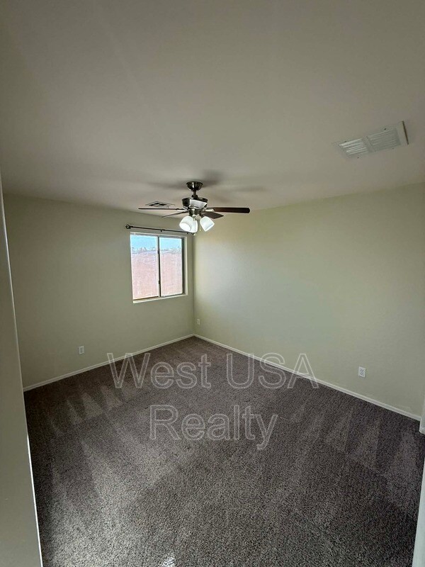 Building Photo - 730 E Press Rd