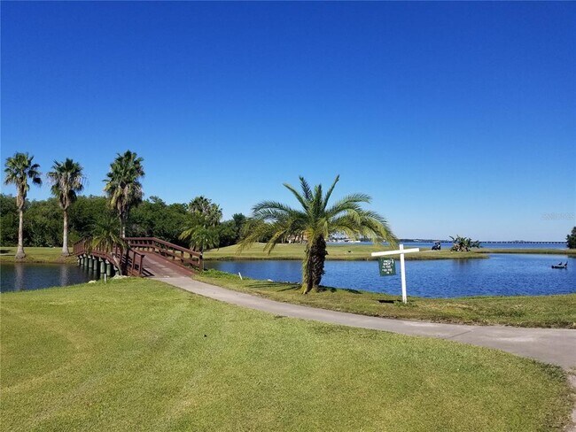 Building Photo - 2700 Cove Cay Dr