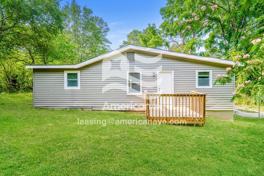 Building Photo - 1240 4th Pl