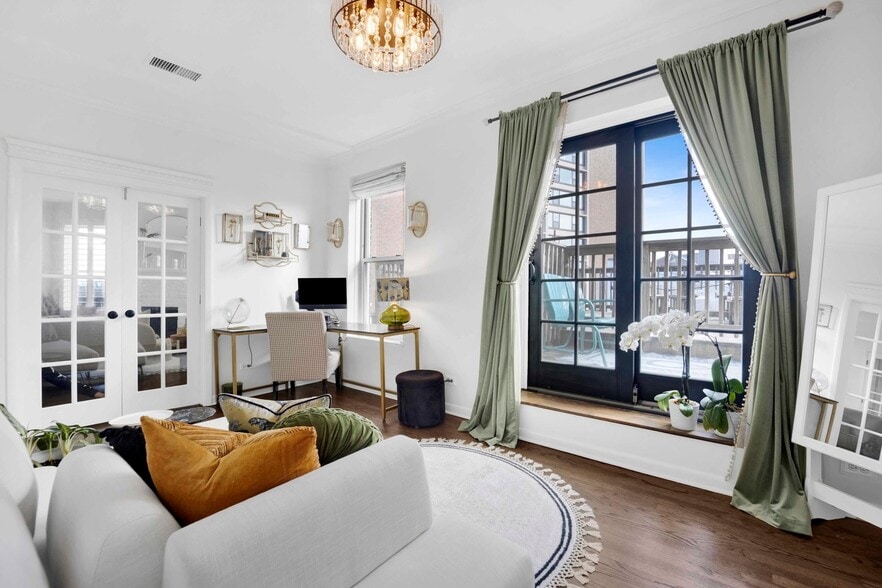 Building Photo - 223 W Wisconsin St