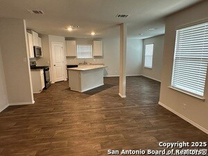 Building Photo - 918 Andean Emerald