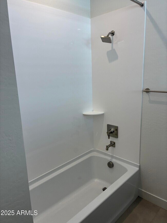 Building Photo - 17778 W Crawfordsville Dr