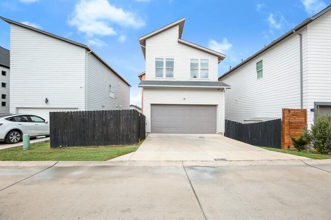 Building Photo - 6013 Florencia Ln