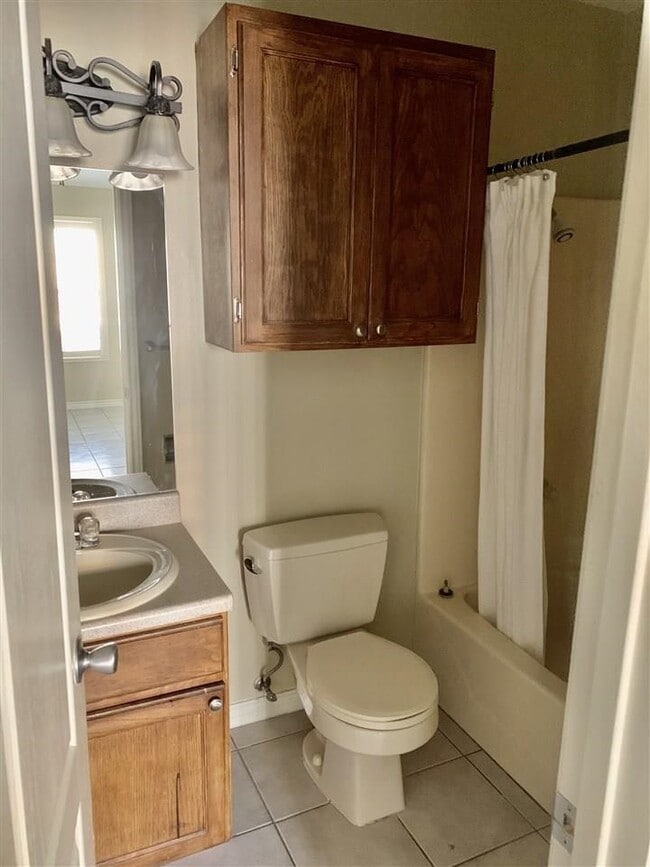 Building Photo - 205 Martingale