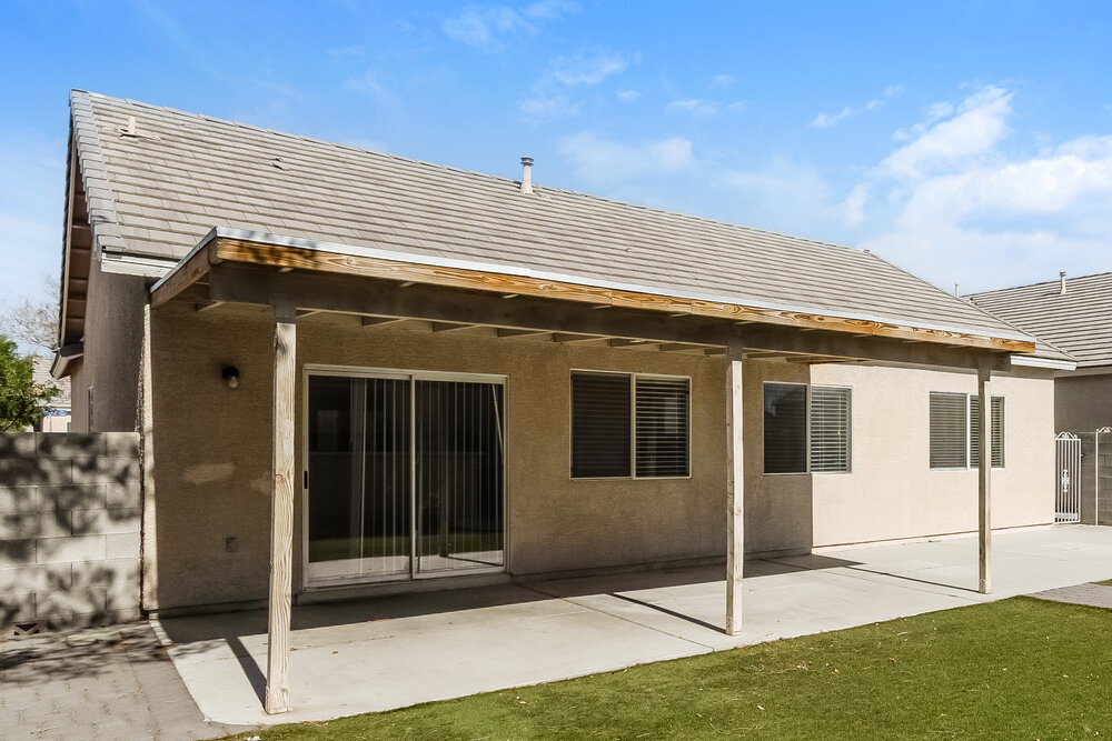 Building Photo - 5402 Royal Yacht Way