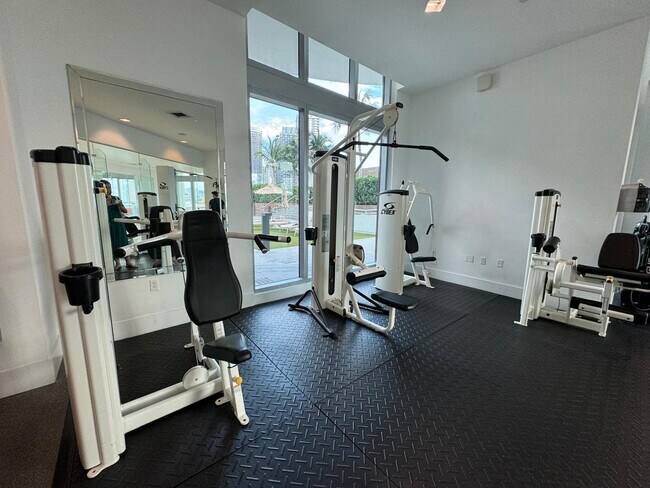 Building Photo - 350 S Miami Ave