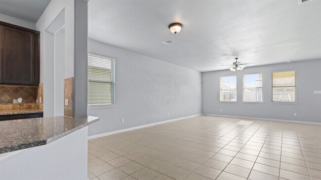 Building Photo - 2435 Ft Baldy Trl