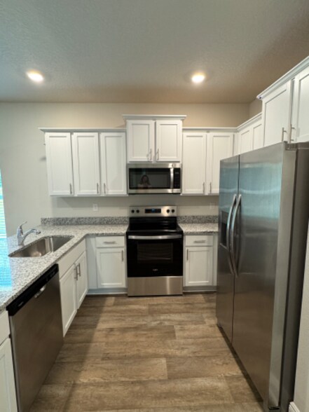 Building Photo - 13776 Shea Cir