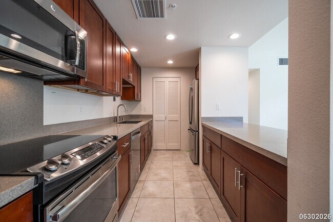 Building Photo - $3,300 / 1BR • 1BA • 757 SF • First-Floor Ka Malanai Condo | Available Now! (Kailua)