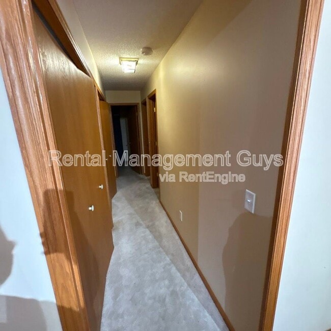 Building Photo - 726 E Nicollet Blvd