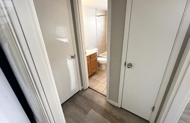 Building Photo - 551 Lowell Ave