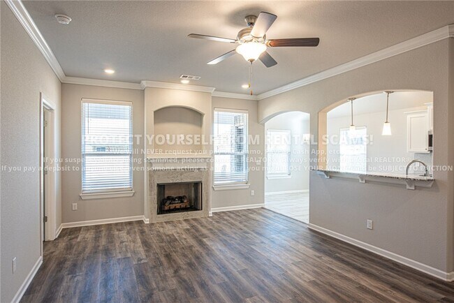 Building Photo - 4476 W Newton Ave