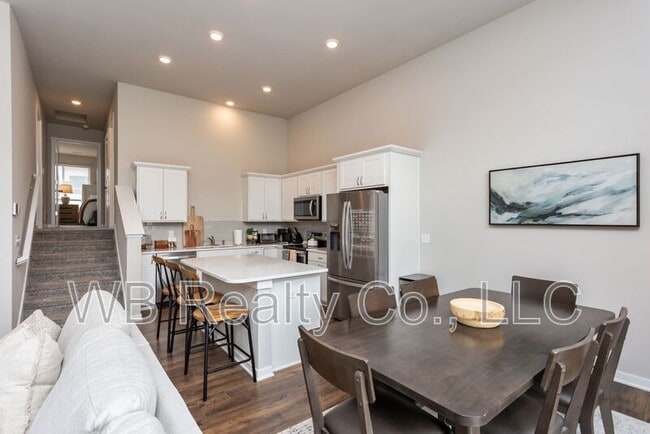Building Photo - 9750 Turnpoint Dr
