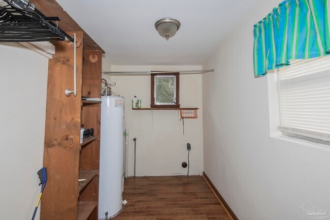 Building Photo - 6314 White Oak Dr