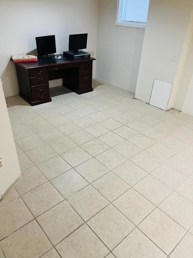 Building Photo - 4219 E 68th Terrace