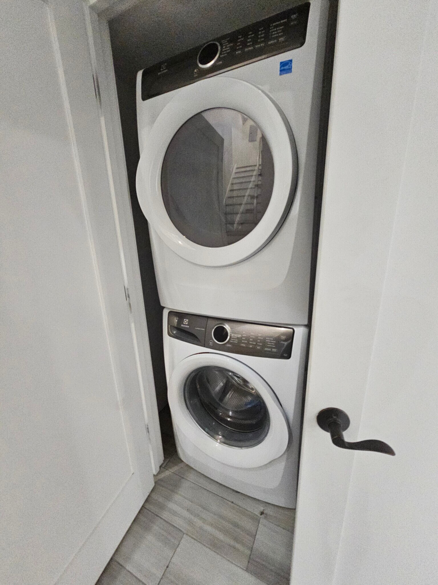 Building Photo - 79 Linden St