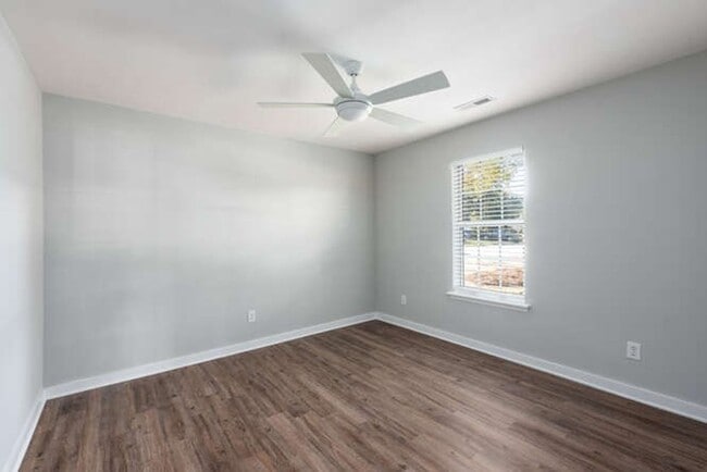 Building Photo - Mt Pleasant Bunglaow