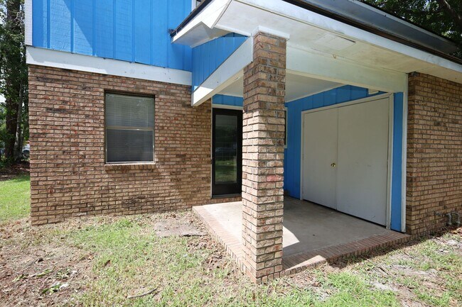 Building Photo - 1205 Bethune St