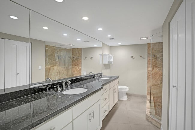 Building Photo - 2000 S Ocean Dr