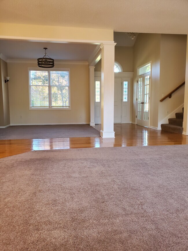 Building Photo - 14612 S Hallet St