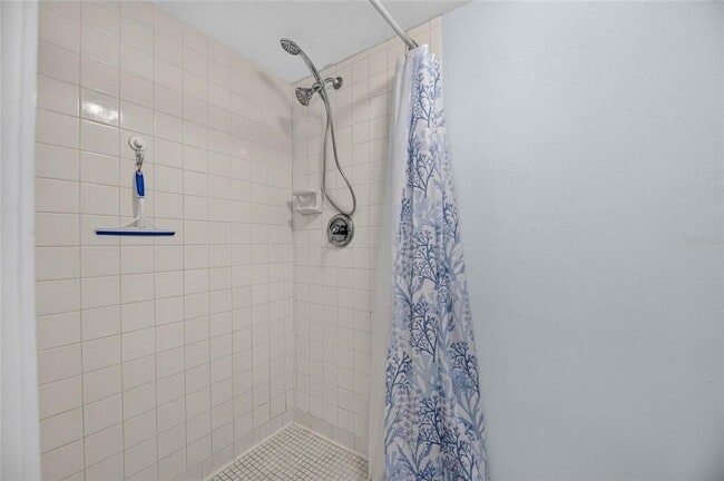 Building Photo - 115 Lakeview Pl