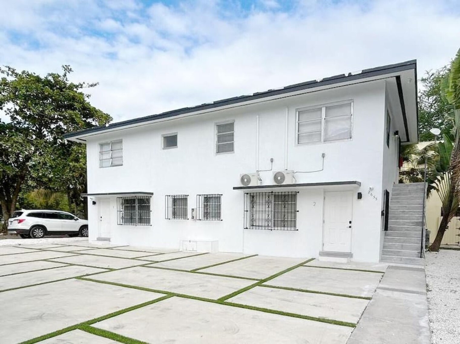 Building Photo - 2635 SW 24th Ave